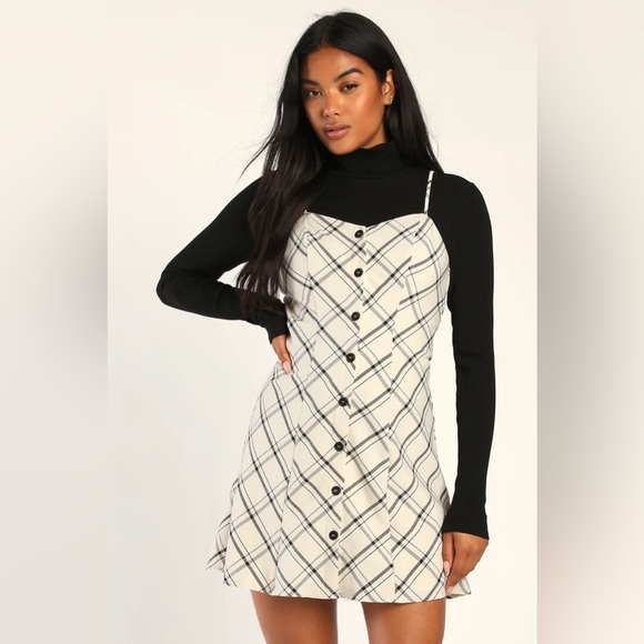 LULU’S PUT ON THE CHARM PLAID DRESS ❤️NWT IN STORES❤️ - Picture 2 of 7